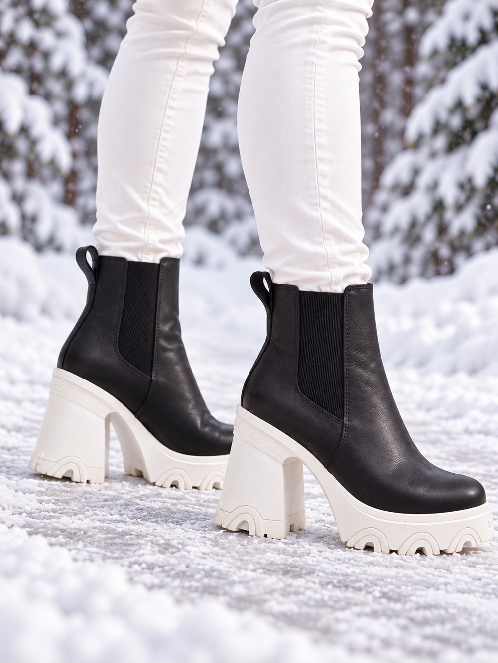 SOREL Brex Heel Chelsea Boots | Black Leather & Sea Salt | Size